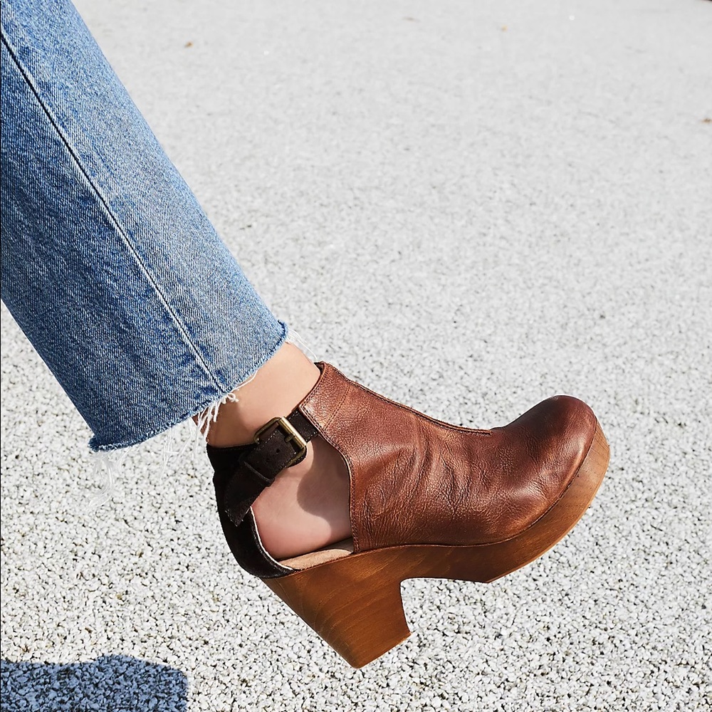 Free People Amber Orchard Clog in Chocolate